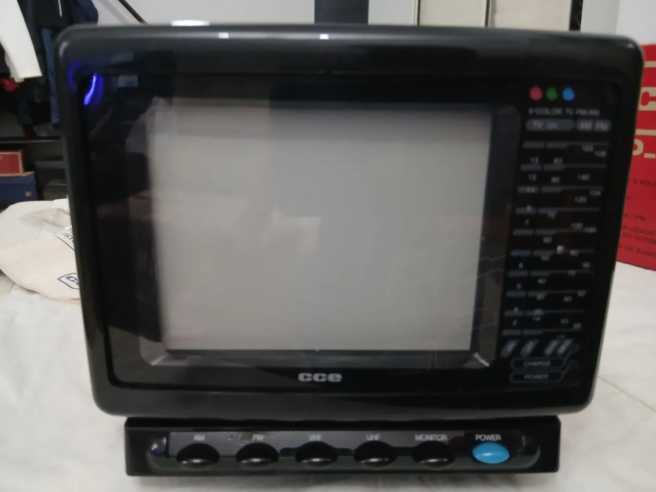 Tv antiga portátil CCE sem usar  - Foto 4