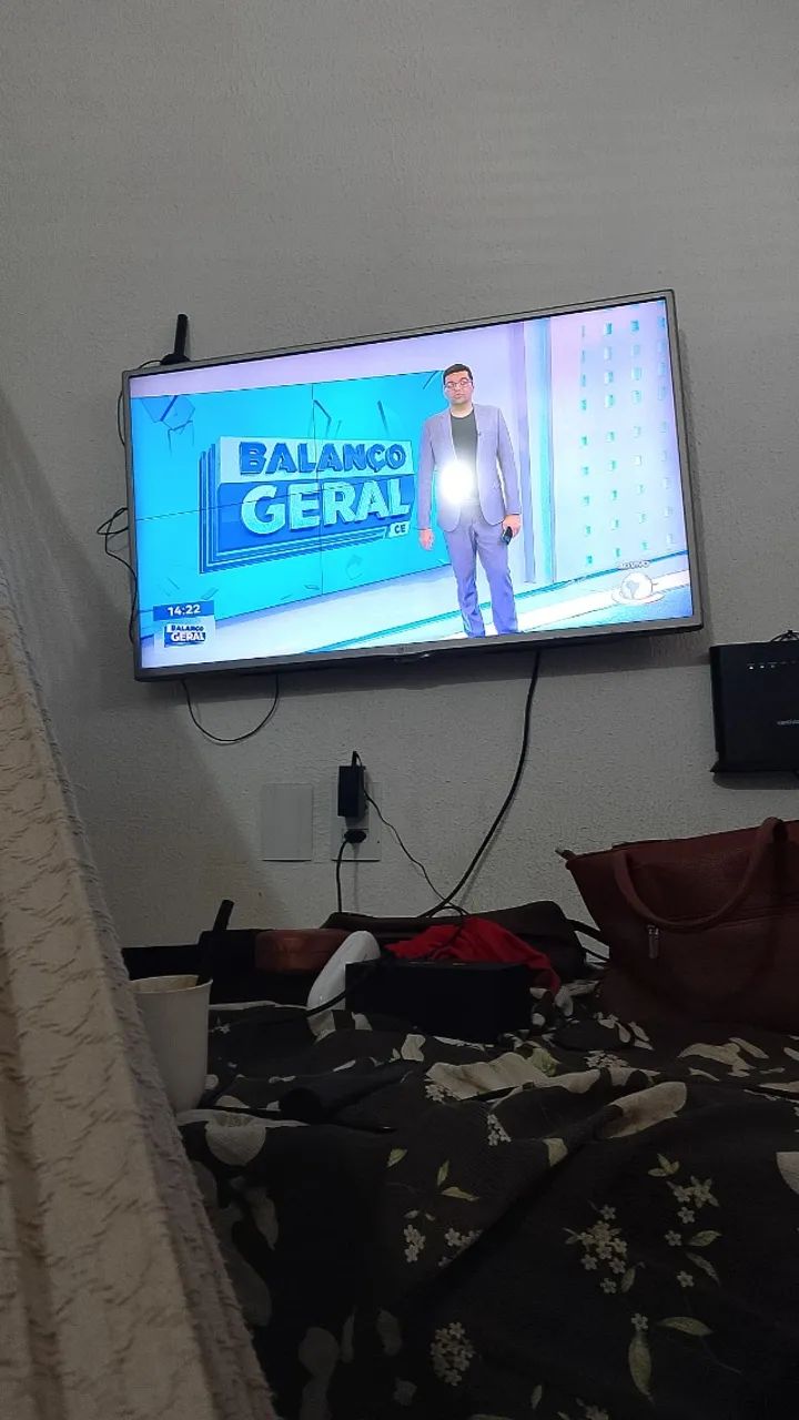 Vendo tv LG por 700