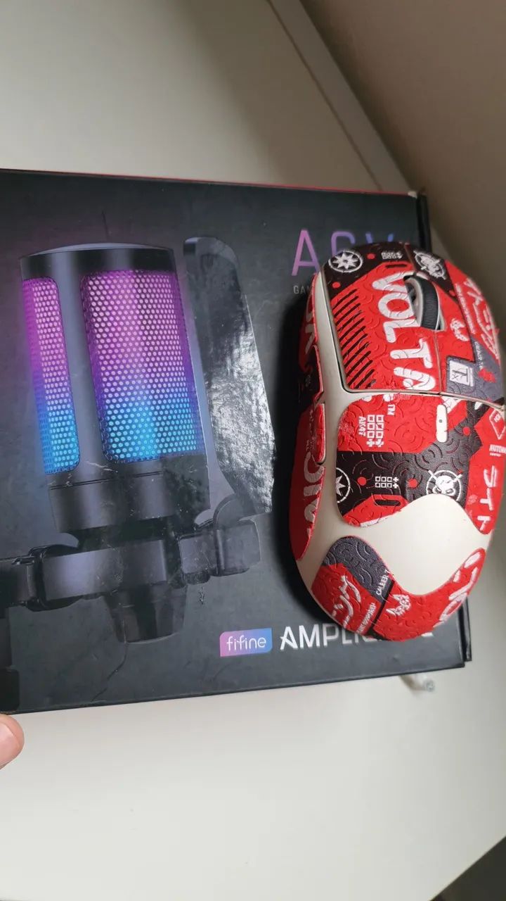 Mouse superlight 1 + microfone fifine a6v