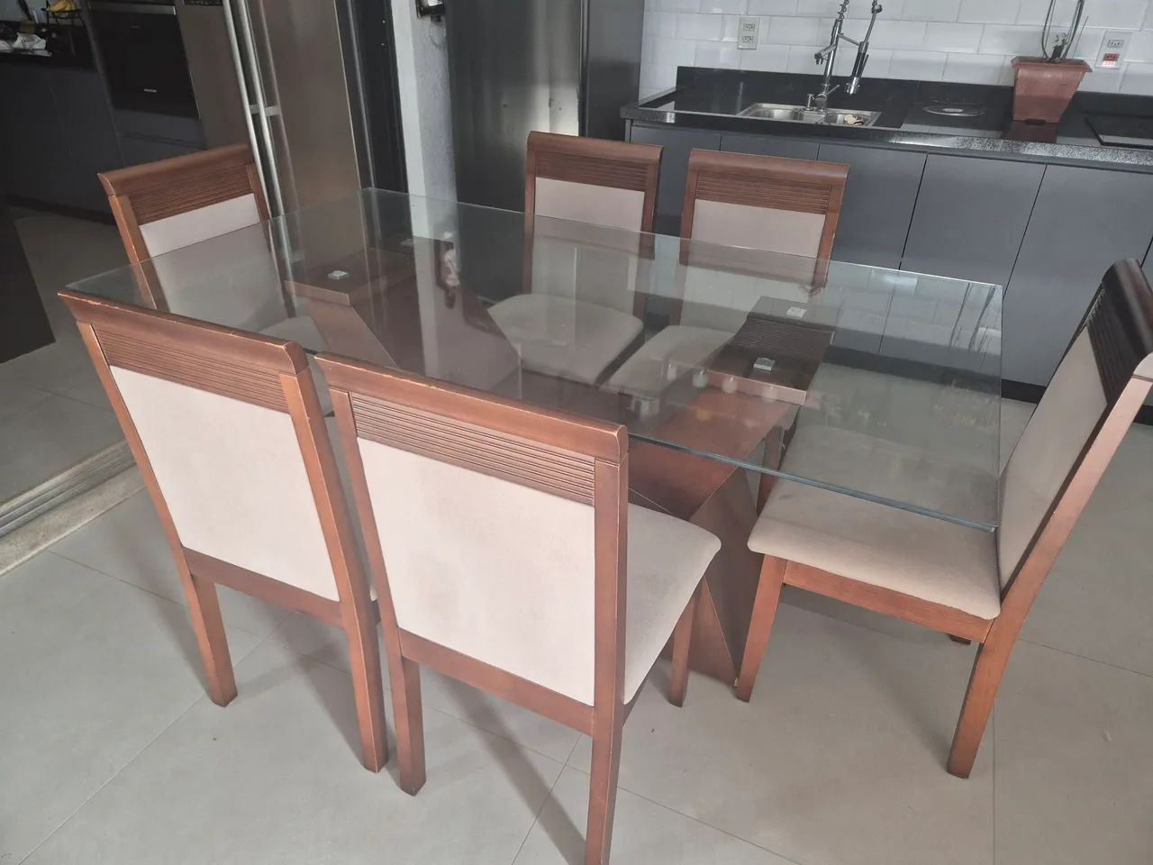 Mesa com 6 cadeiras  - Foto 2