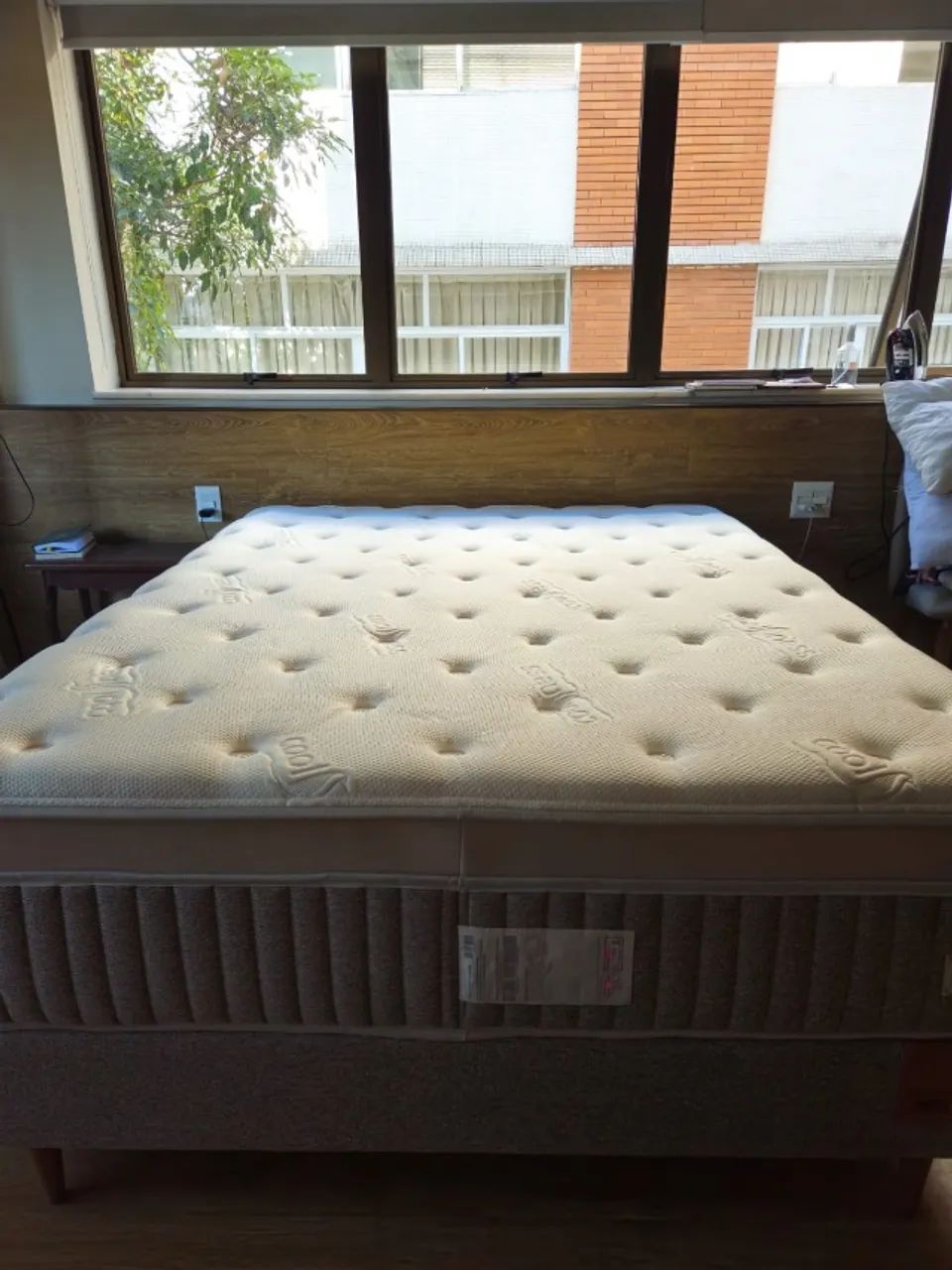 CAMA QUEEN SIMMONS LEGACY COM BOX - TOP DE LINHA - NA GARANTIA 