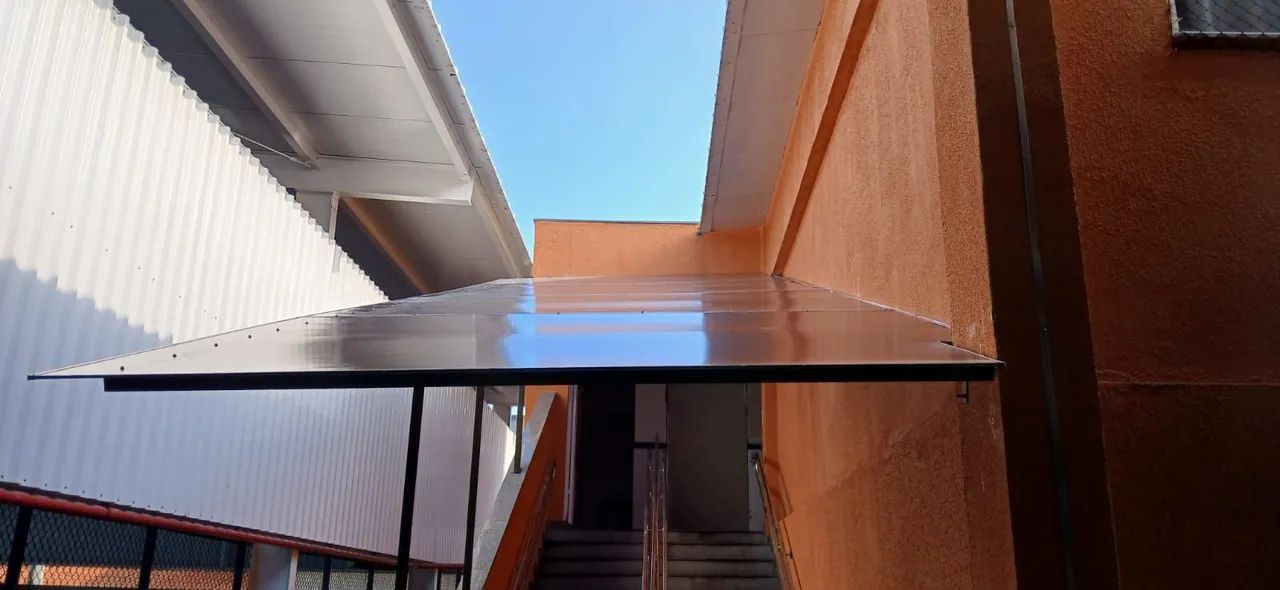 Toldo em policarbonato para escada fabrico sobre medidas  - Foto 3
