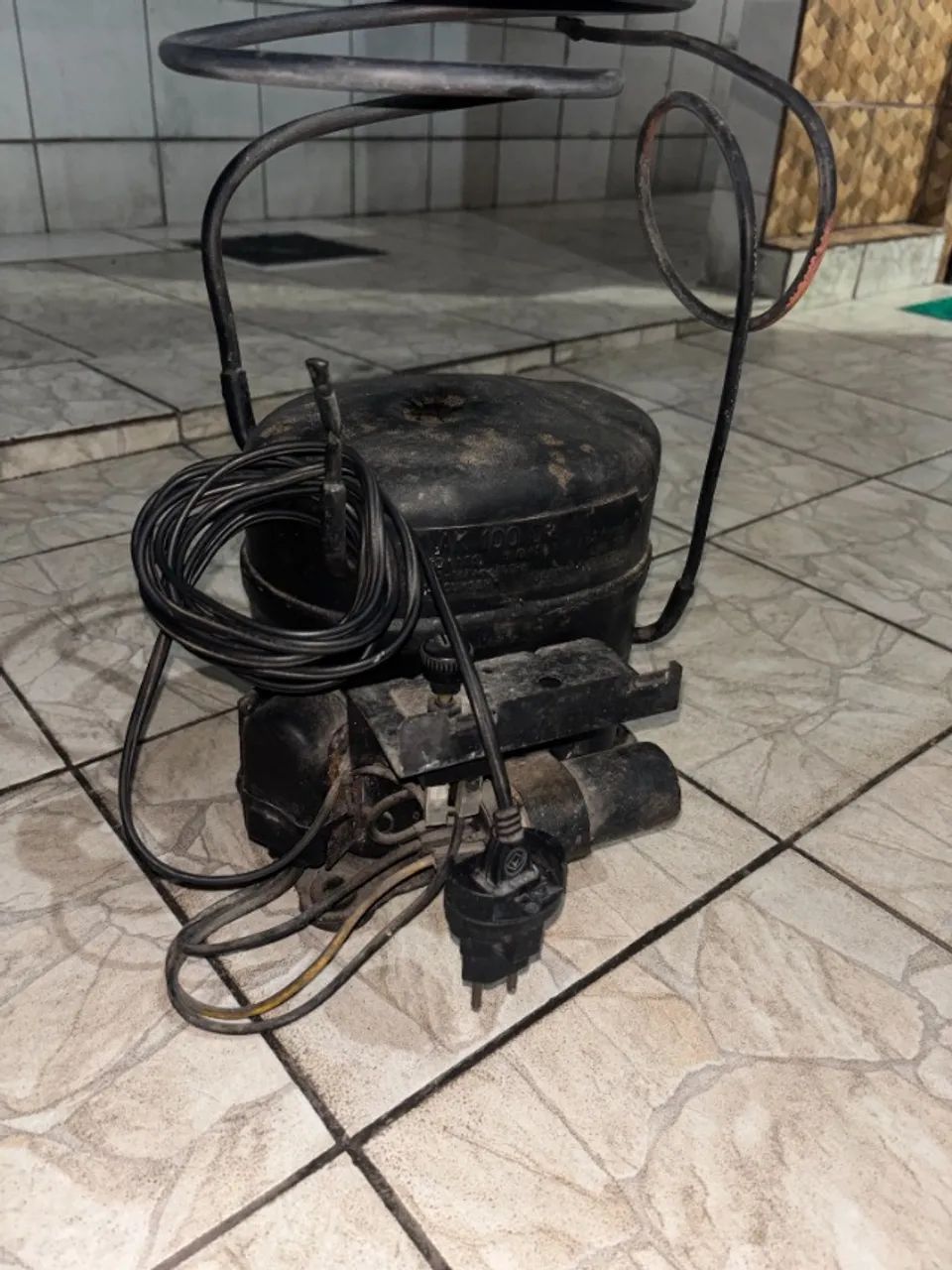 Compressor Tecunseh AK 100DS 18- 127v - Foto 3