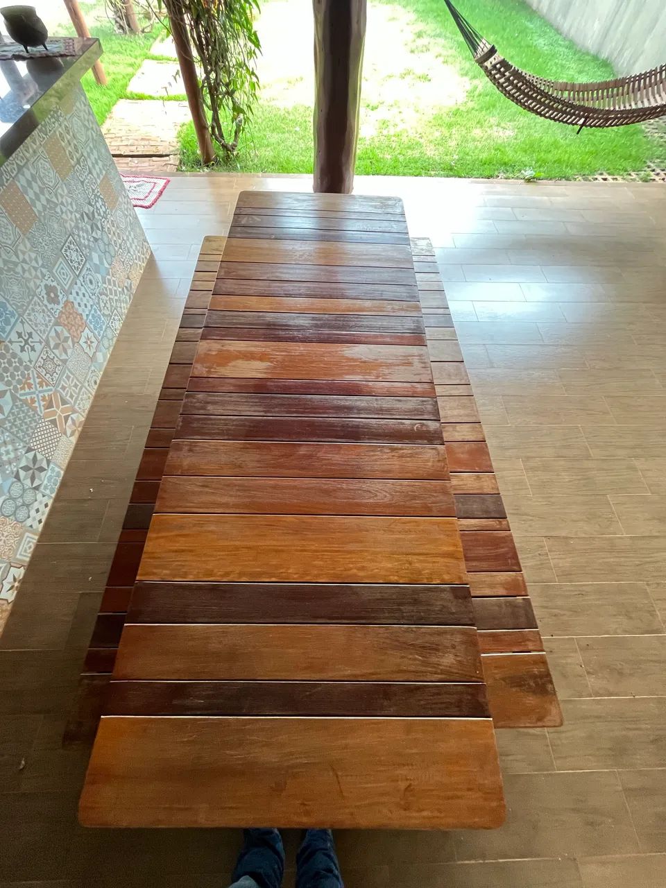 Mesa com bancos de madeira nobre mista - Foto 2