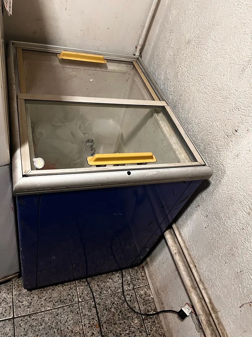 Freezer horizontal 310 tampa de vidro - Foto 4