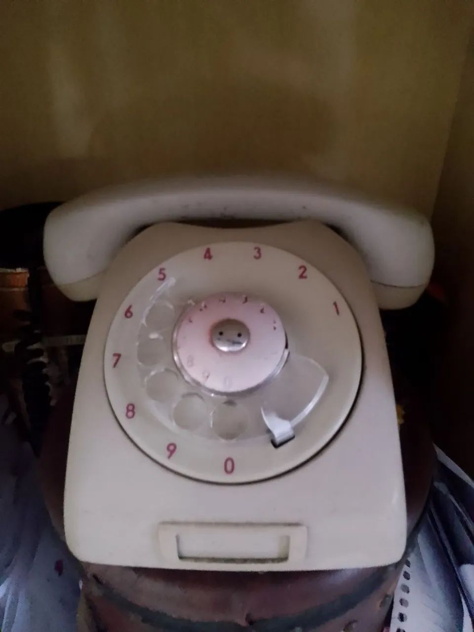 Telefone de disco anos 70 antigo
