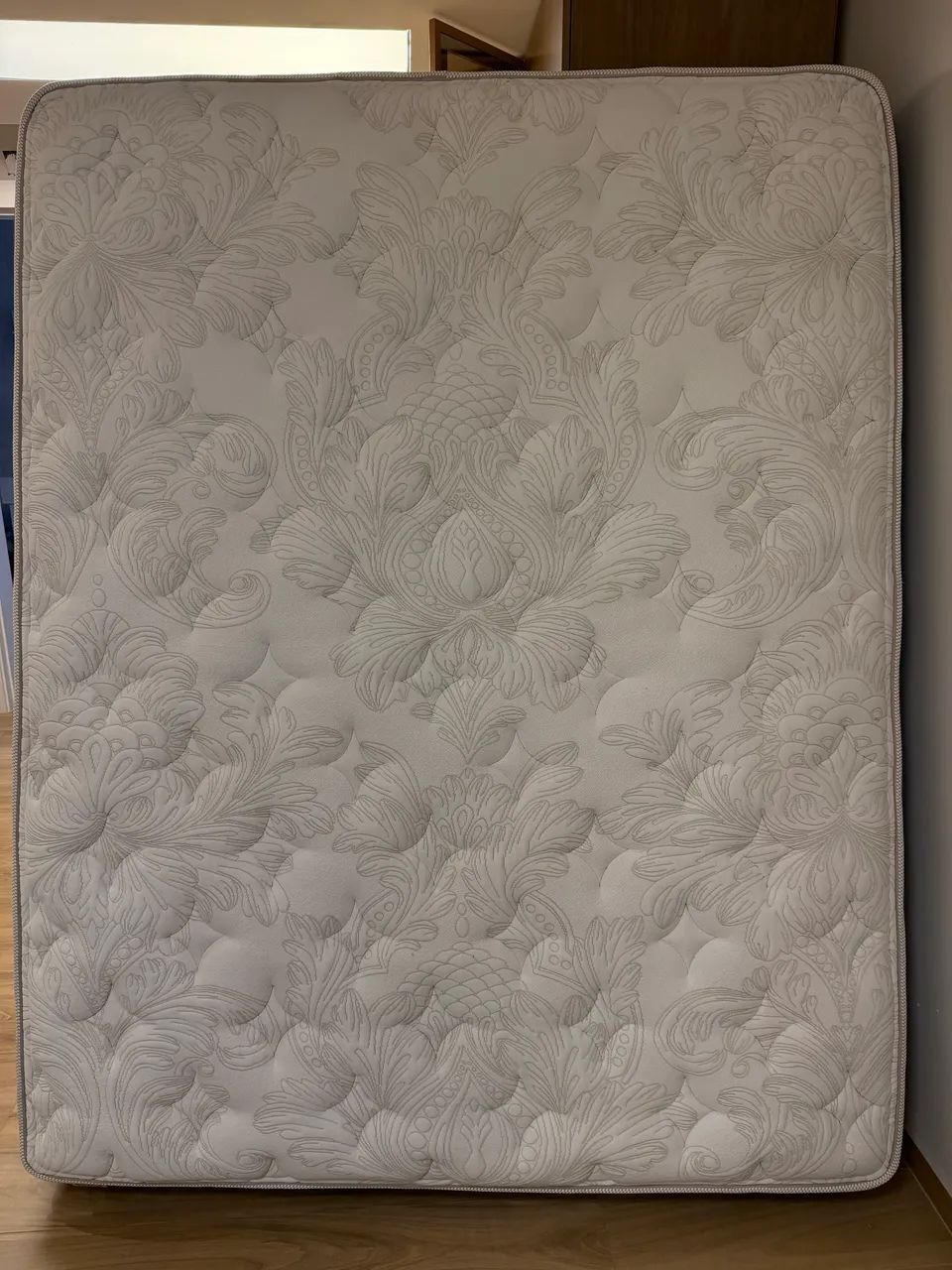 VENDO- Colchão Queen ANJOS 4.500 (com baú 8.000)