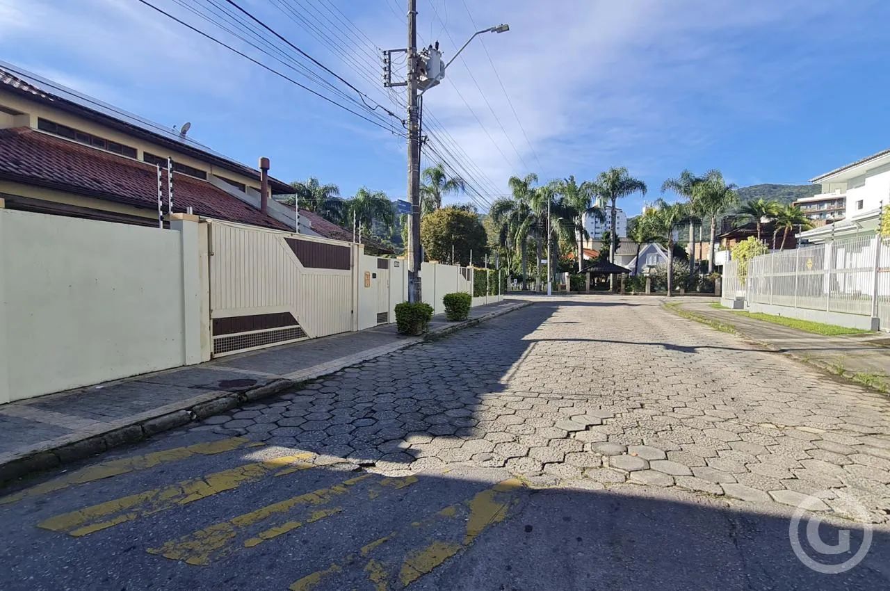 Sofisticação e conforto: Casa mobiliada e com piscina - Foto 4