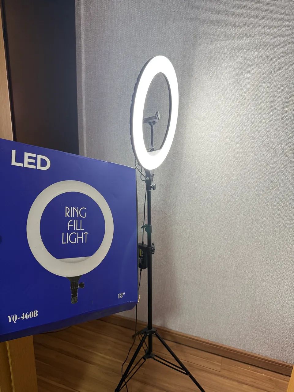 Ring Light LED 18 Polegadas (46cm) com Tripé - YQ-460B