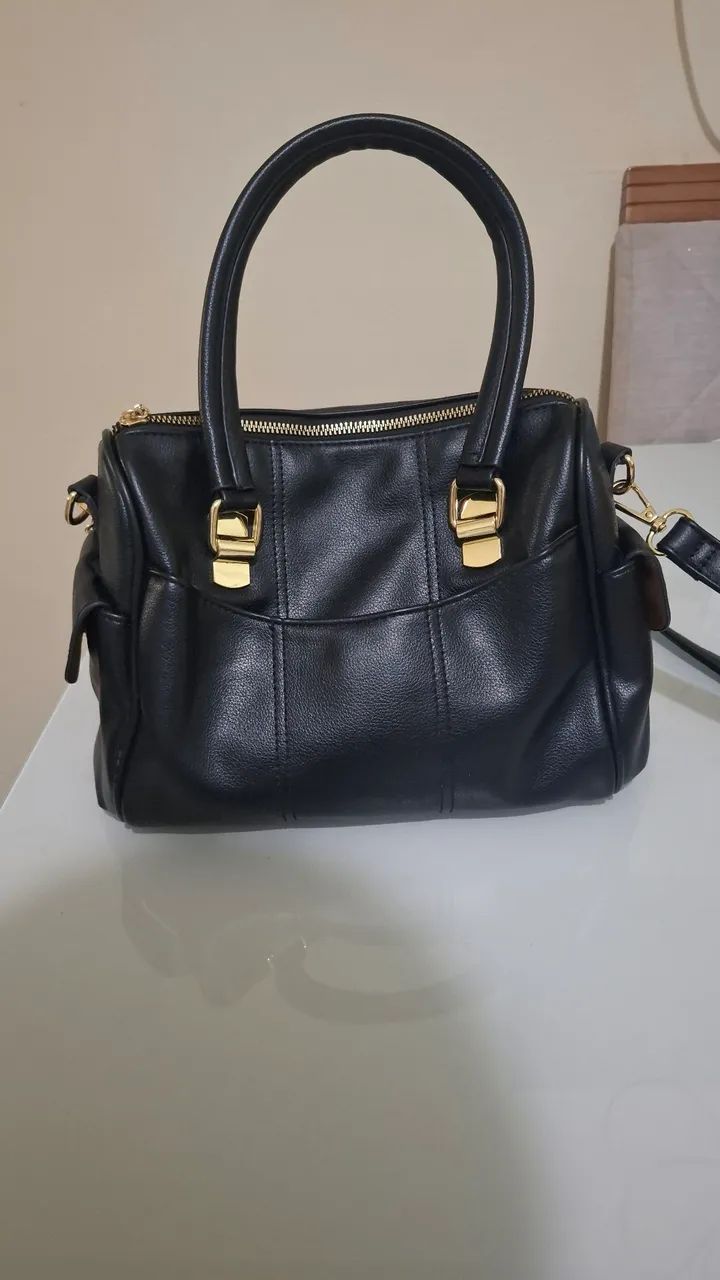 BOLSA PRETA TIRACOLO COM ALÇA LATERAL 