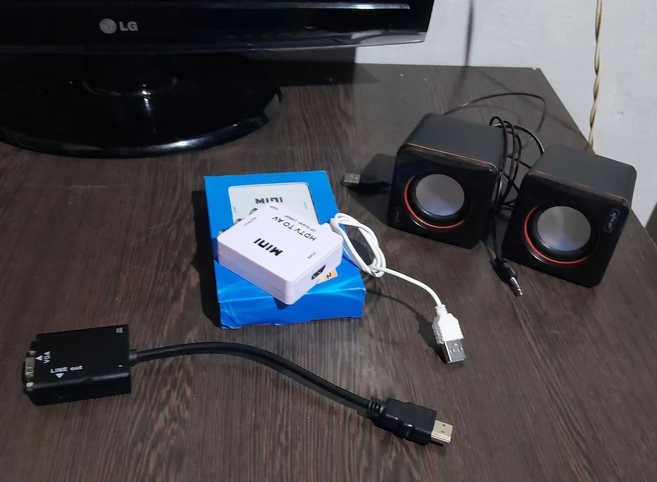 Monitor Lg funcionando perfeitamente, juntamente com cabos e vários utensílios novos. - Foto 2
