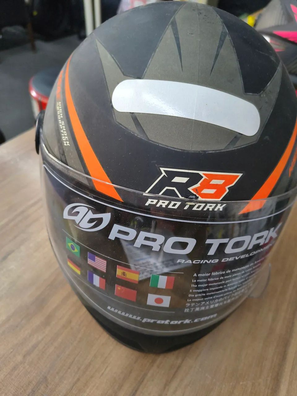 Capacete R8 NOVO (sem uso) - Foto 3