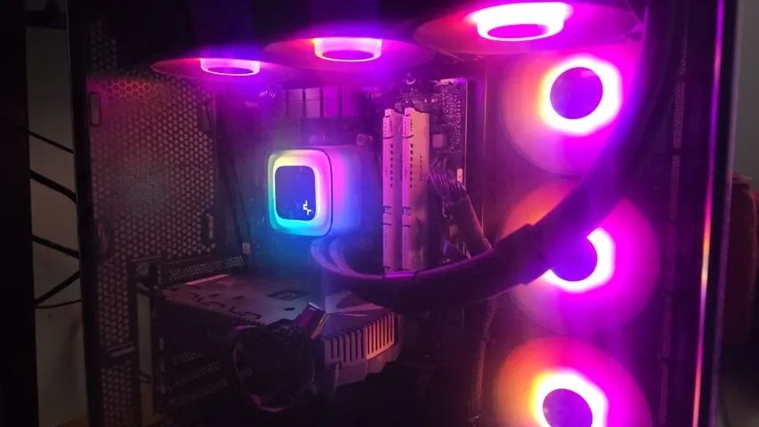 Computador gamer Ryzen 7 9800x3d + 32 GB RAM CL30
