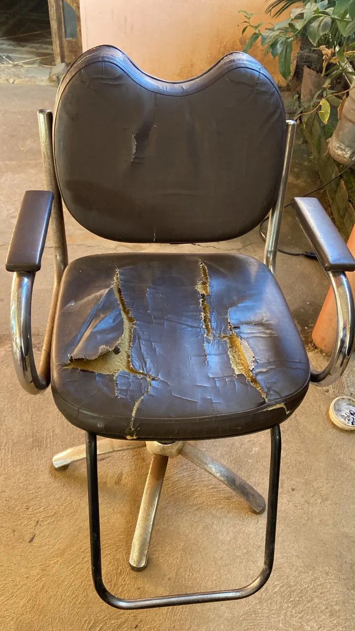 Vende-se cadeira e lavatório - Foto 4