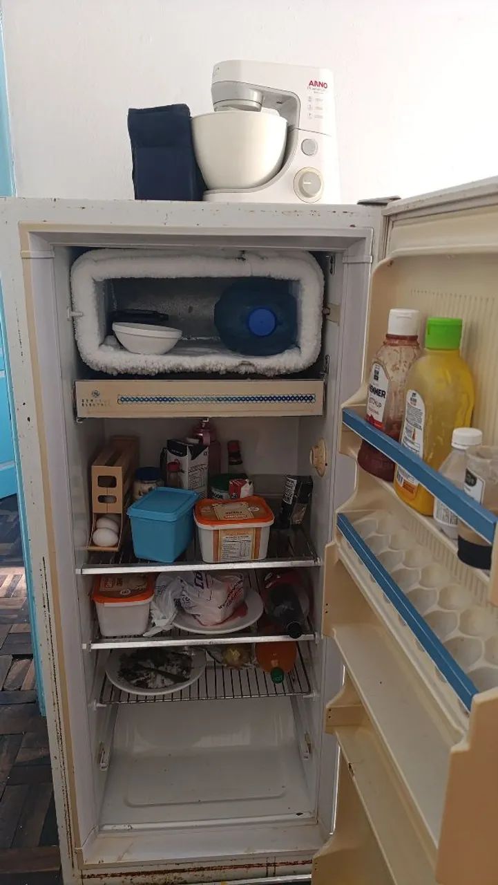 geladeira 220v antiga, mas funcionando perfeitamente  - Foto 2