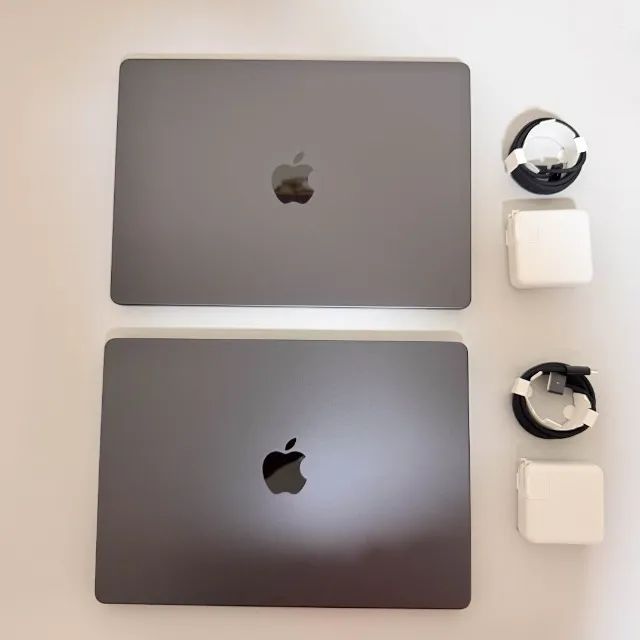 Macbook Pro M5 Com Chip Pro 24gb 2TB SSD 14" - Com 15 Núcleos CPU E 16 Núcleos GPU