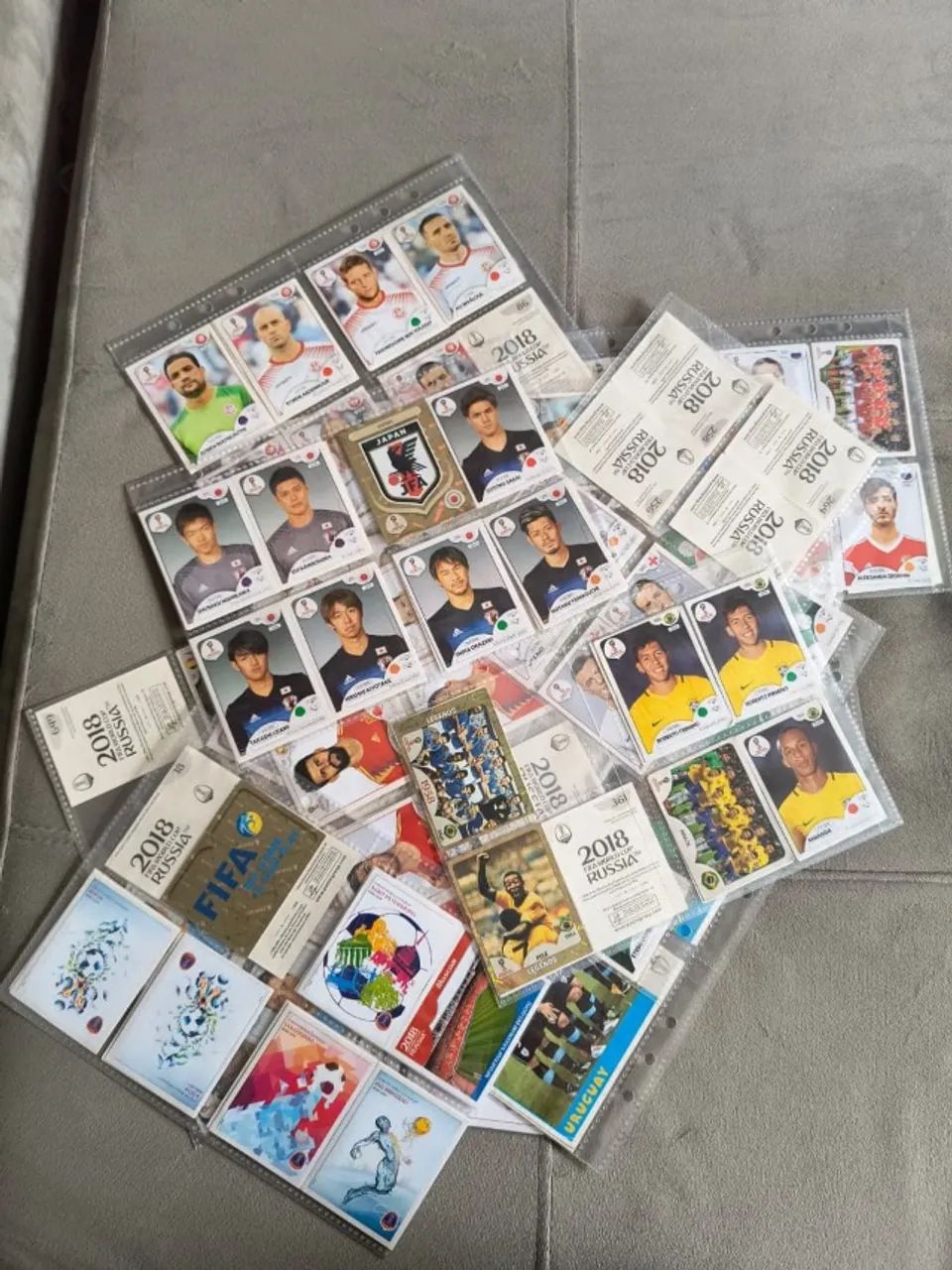 lote com 200 figurinhas copa 2018 panini