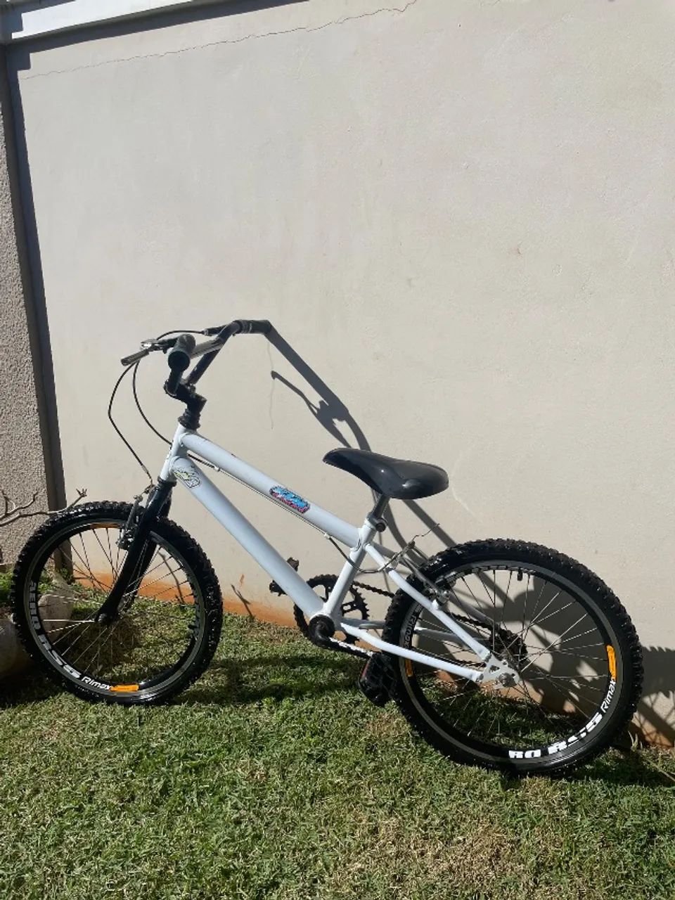 Bicicleta aro 20 semi nova 