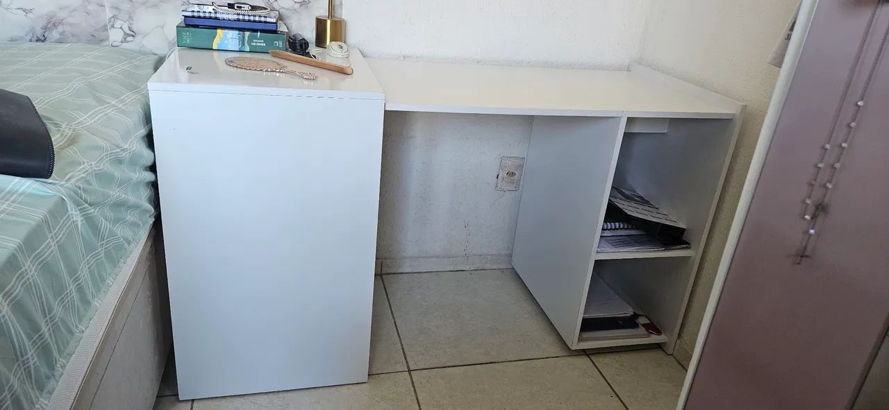 Mesa de estudo retrátil 