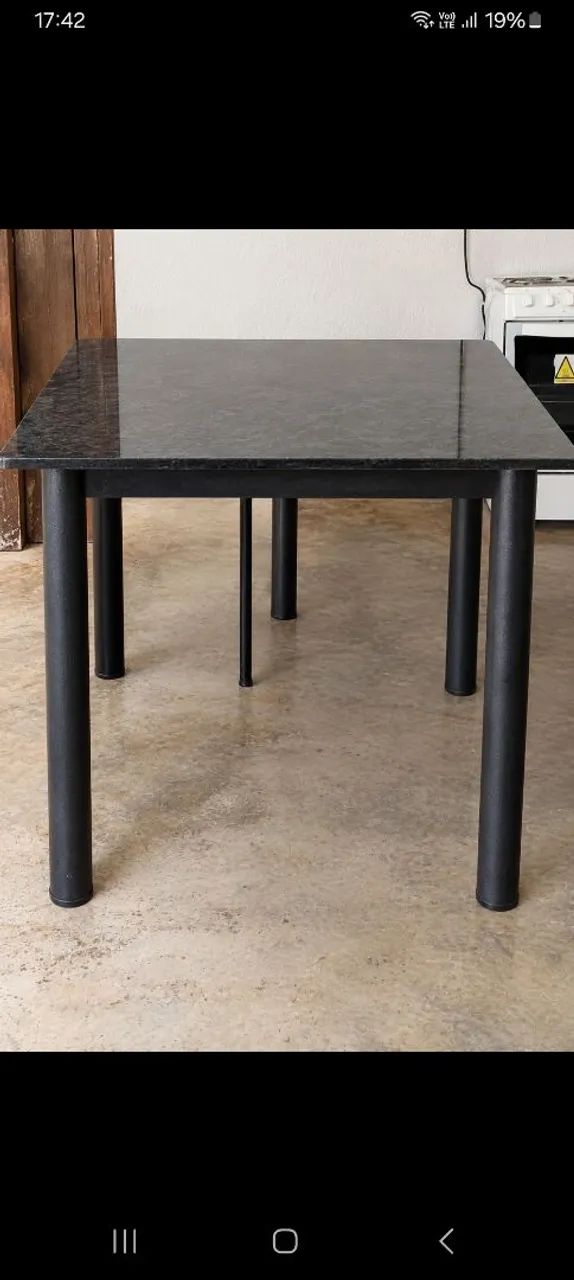 Mesa com pedra 