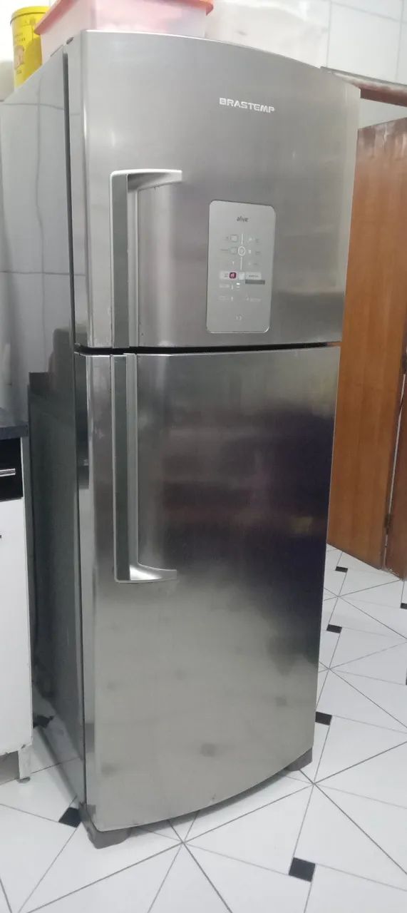 Geladeira 800 R$