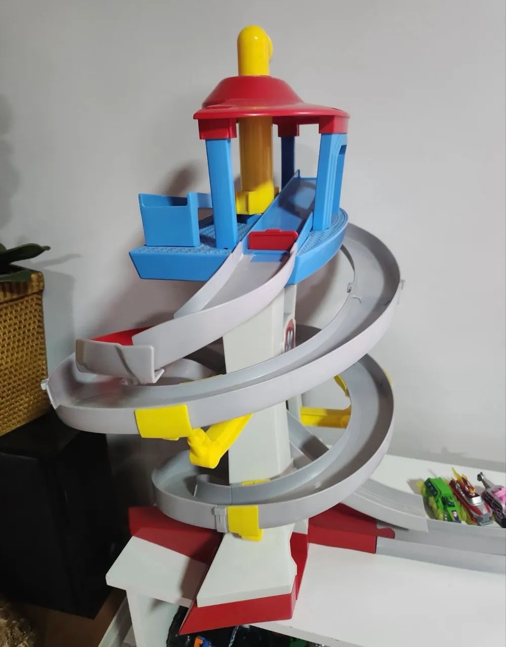 Torre Patrulha Canina com 4 carrinhos 