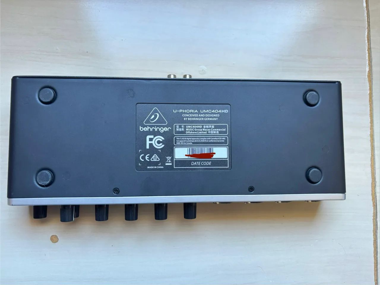Interface de áudio Behringer 404HD - Foto 4