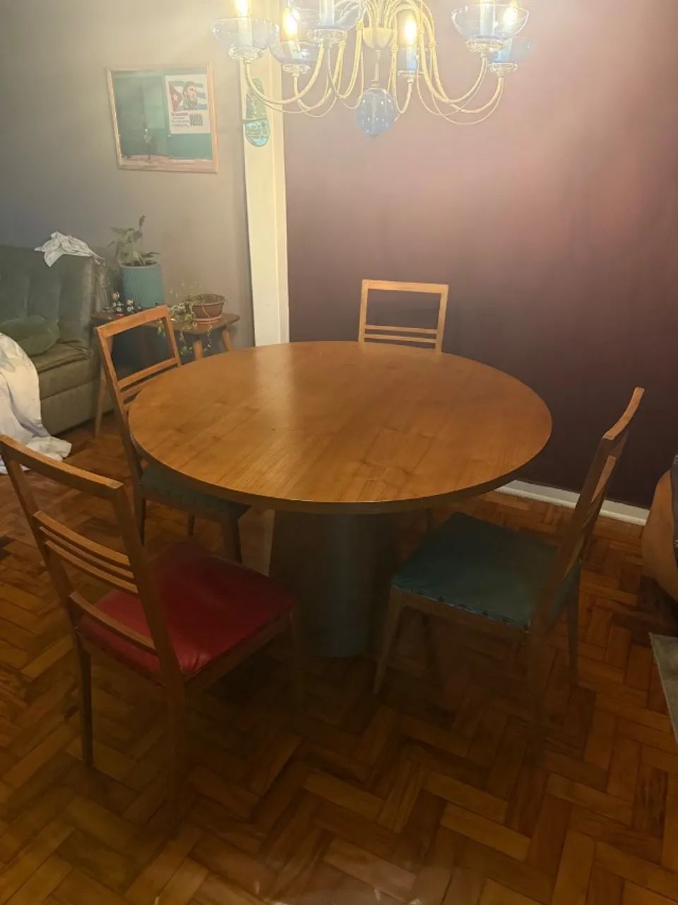 Mesa de jantar e cadeiras + 02 cadeiras jardim grátis 