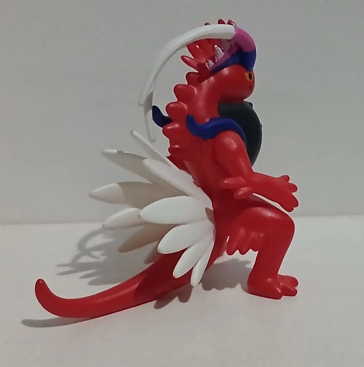 BONECO ACTION FIGURE MINIATURA POKEMON KORAIDON - Foto 2
