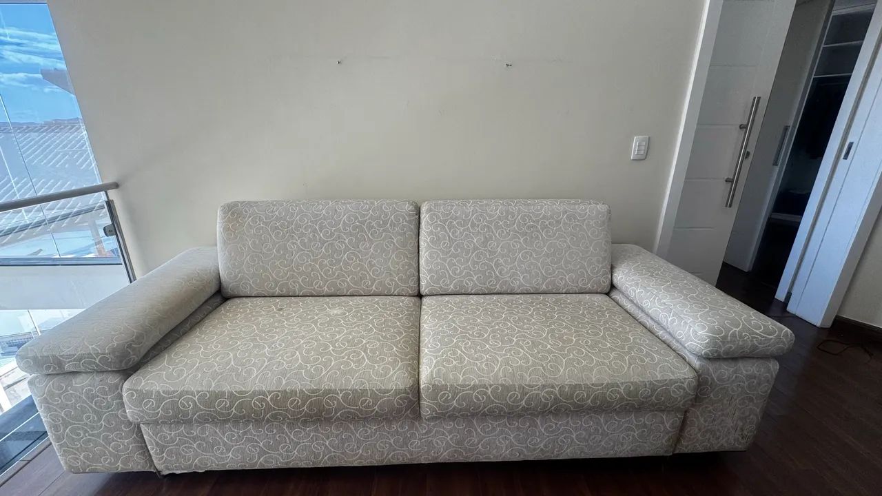 Sofá em tecido de 3 lugares 