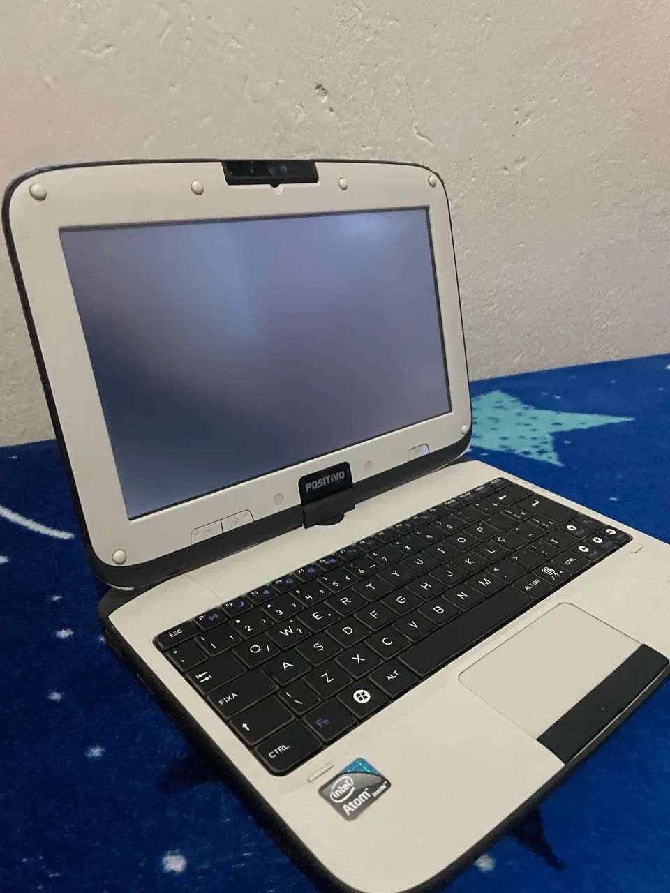 Positivo Notebook with 4GB RAM, 500GB HDD, Windows 7 and Wi-Fi