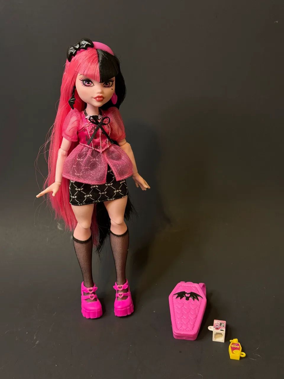 MONSTER HIGH DRACULAURA DAY OUT BUDGET