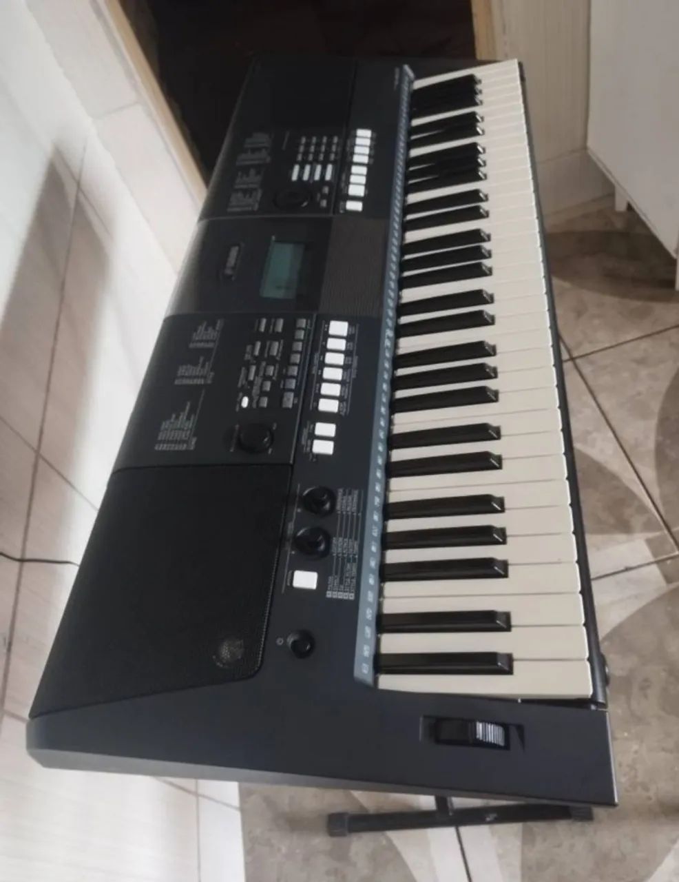 Teclado Musical Yamaha psre423  - Foto 2