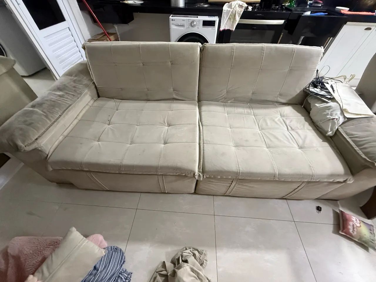 Sofá cama cor creme bom estado - Foto 4