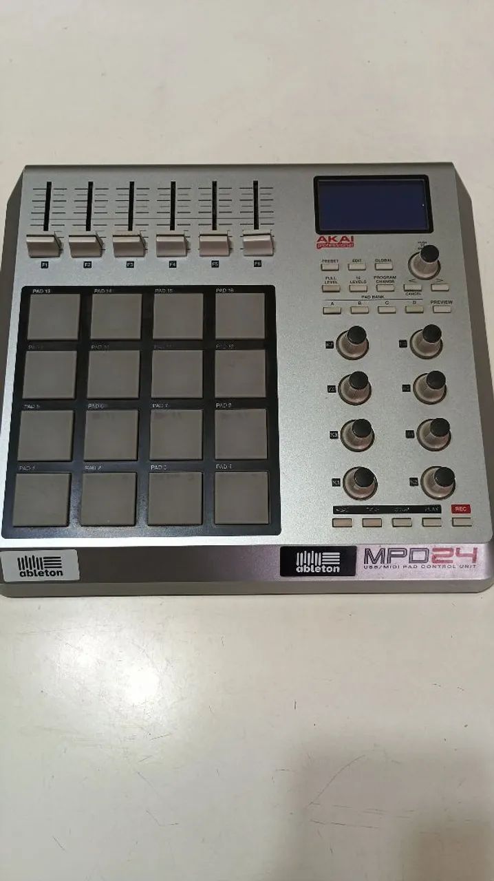 Akai MPD 24 - Foto 2