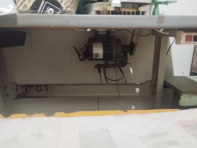 Overloque em ótimas condições 