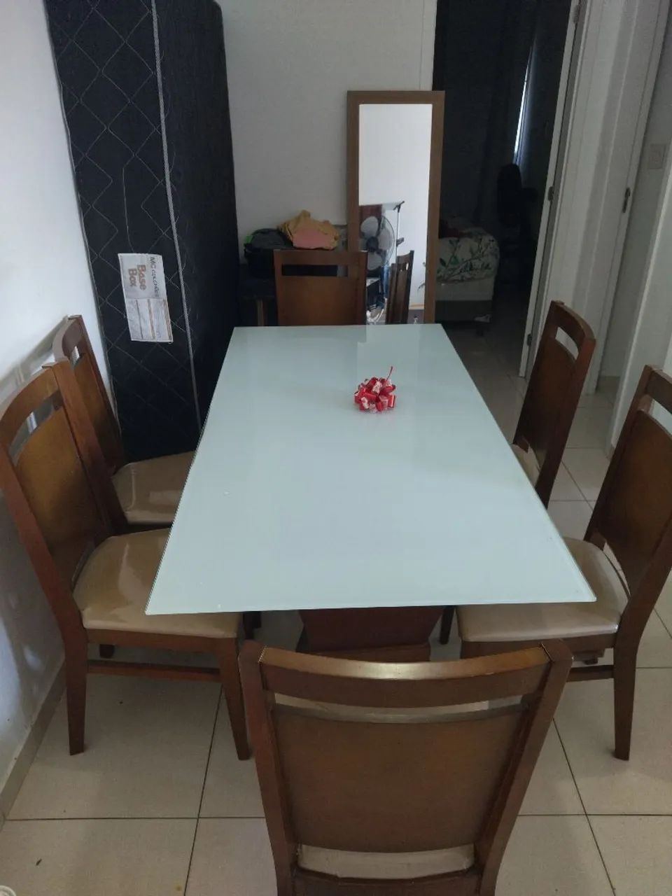 Mesa de jantar 6 cadeiras madeira 1200,00 - Foto 2