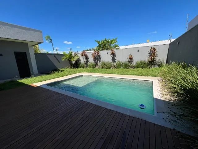 Casa com 03 suítes, piscina e terreno grande - Foto 5