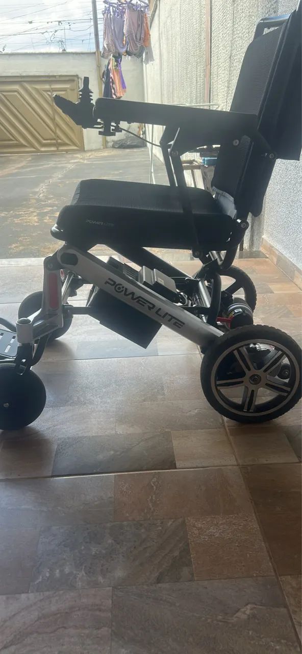 Cadeira de roda motorizada  - Foto 4