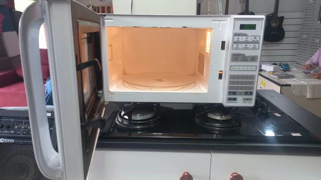 Microondas Midea 20L 110V - Foto 2