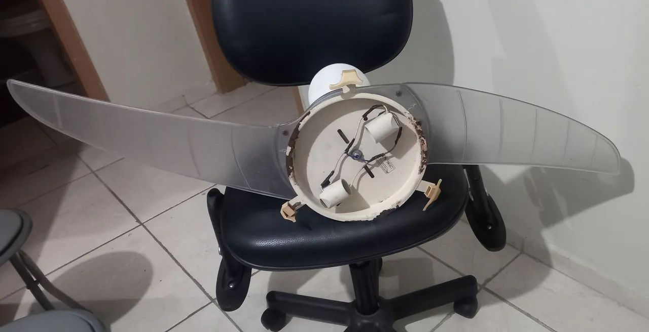 3 Ventiladores de teto com seus controles.  - Foto 2