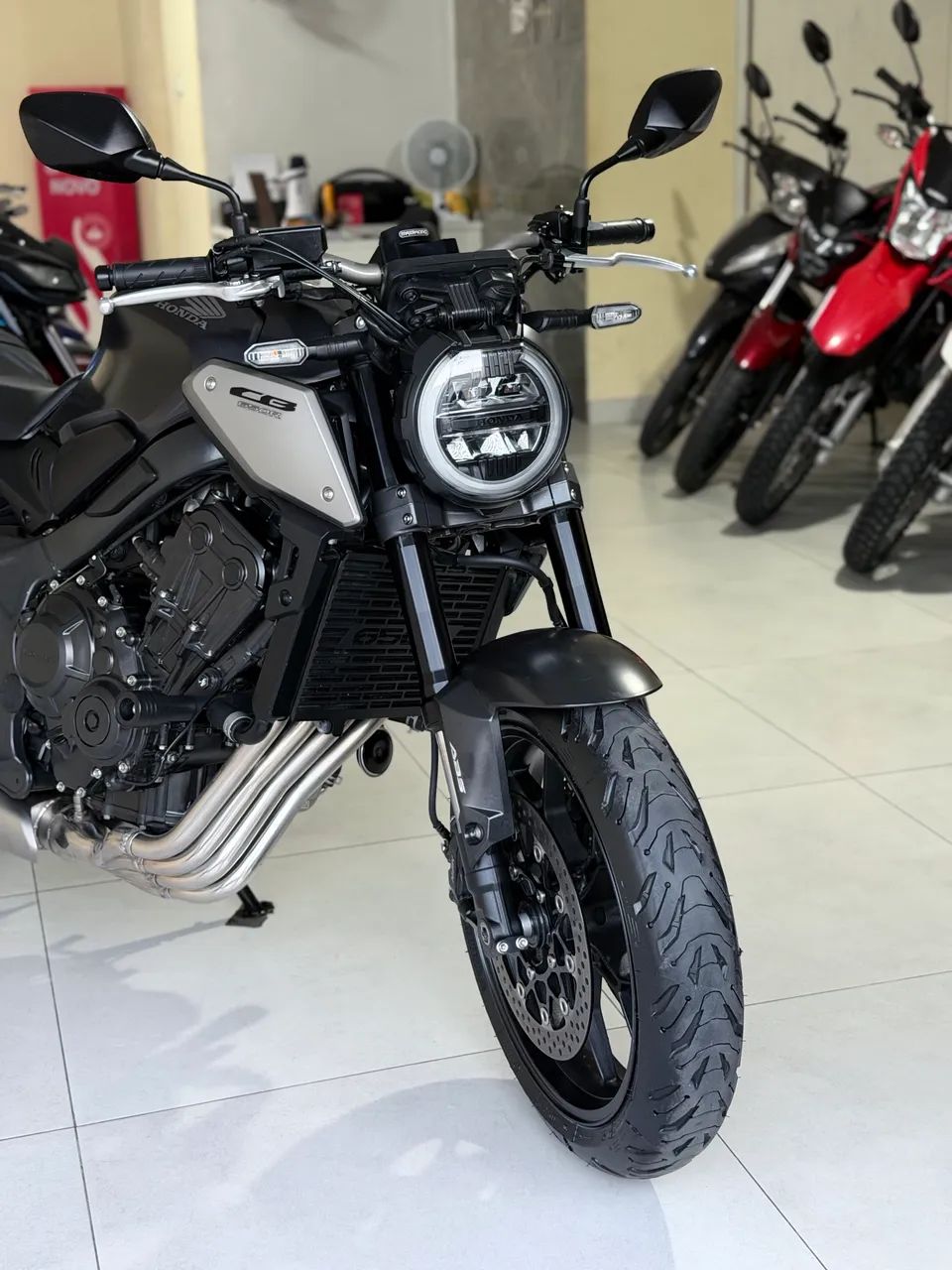 CB 650R  - Foto 4