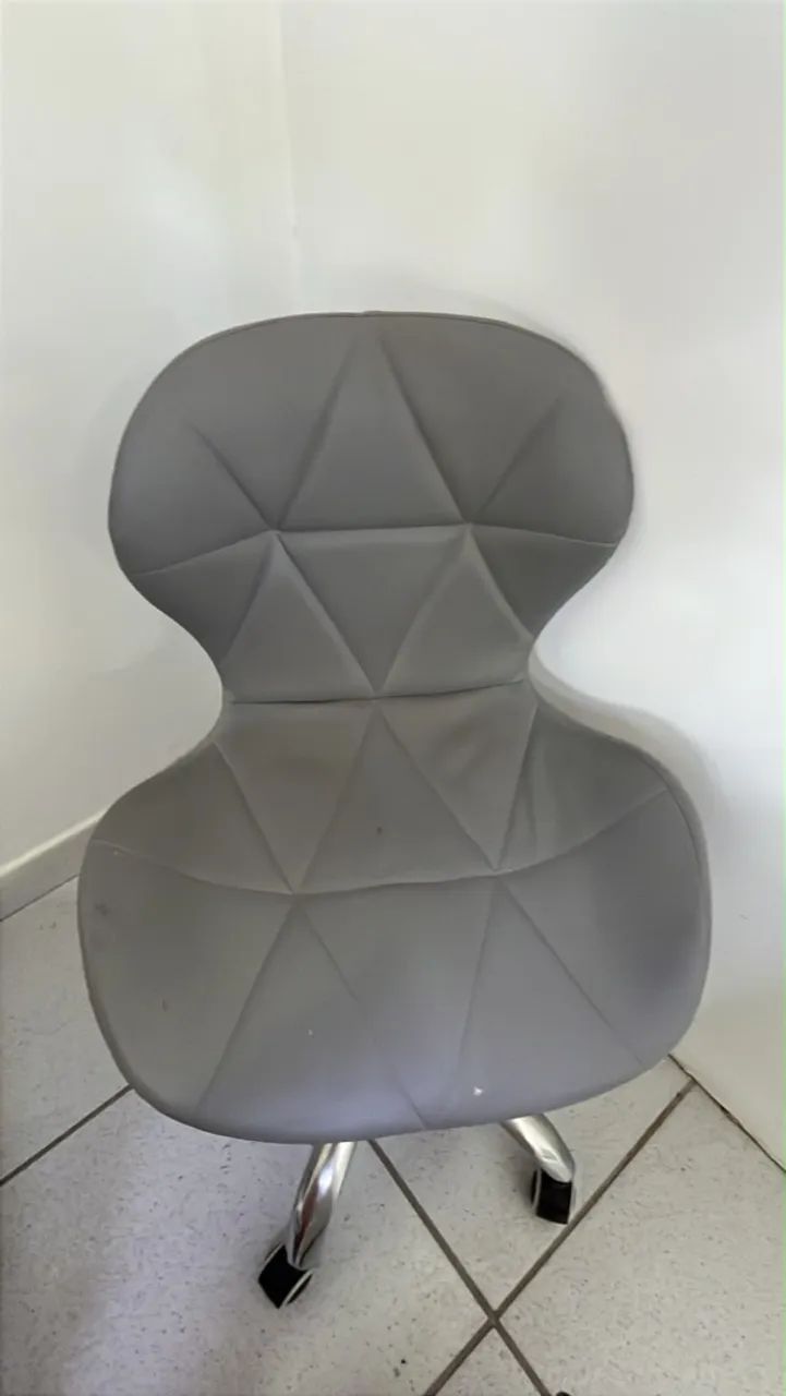 2 Cadeiras de rodinha para atendimento  - Foto 2