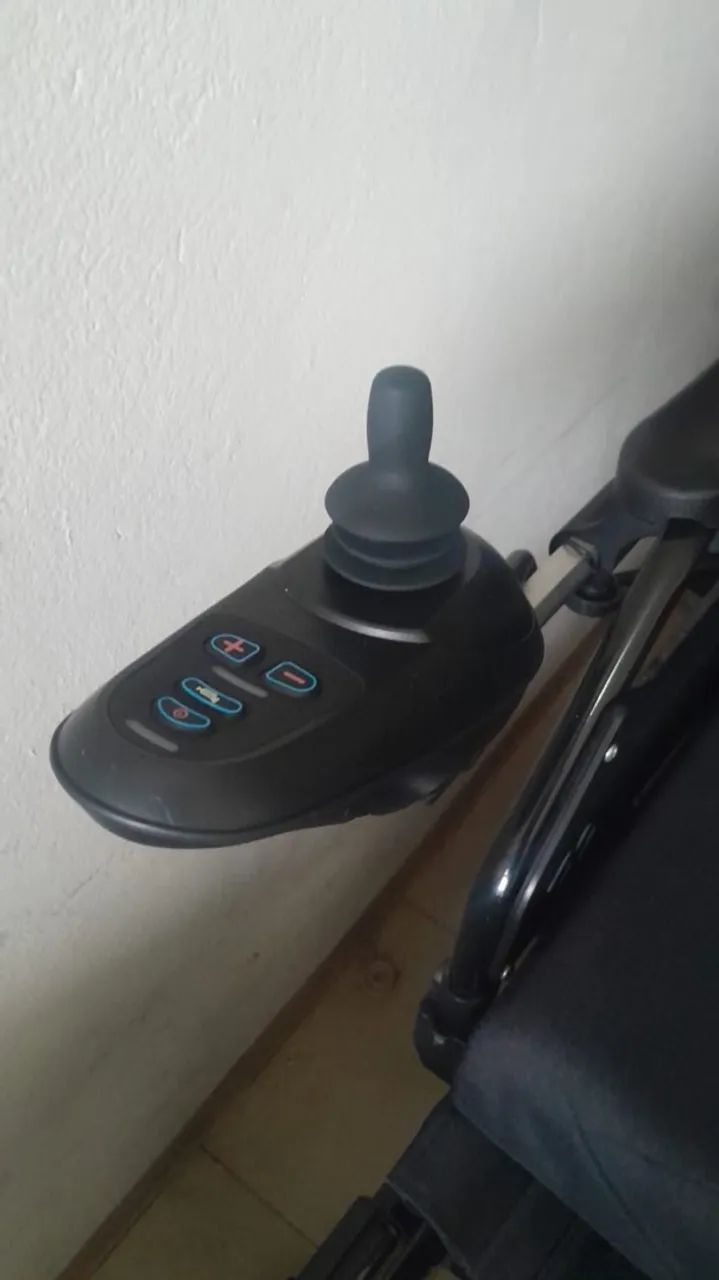 Cadeira de rodas elétrica  - Foto 3