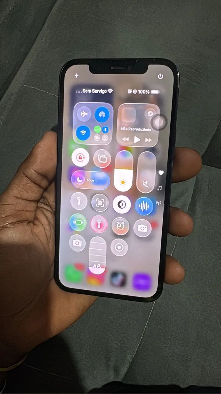 iPhone 12 (na carcaça do 12 pro) funciona perfeitamente 