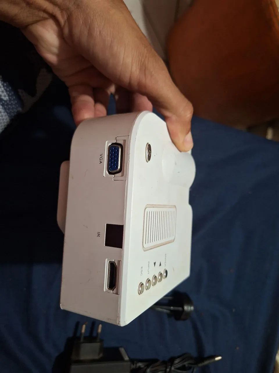 Projetor de Led Chinês mini - Foto 3