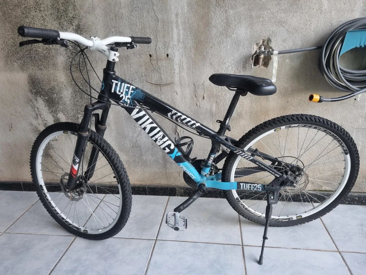 Bicicleta Aro 26 Vikings Tuff Preto e Azul