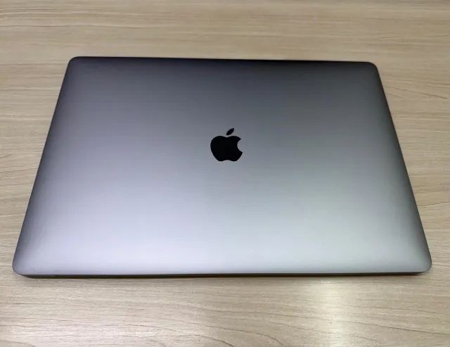 Apple MacBook Pro 15" Retina - Intel Core i9 - 32 GB - SSD 1 TB