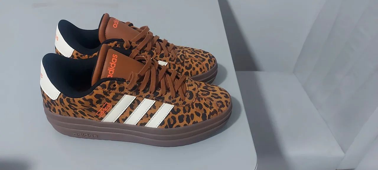 Tênis adidas original 
