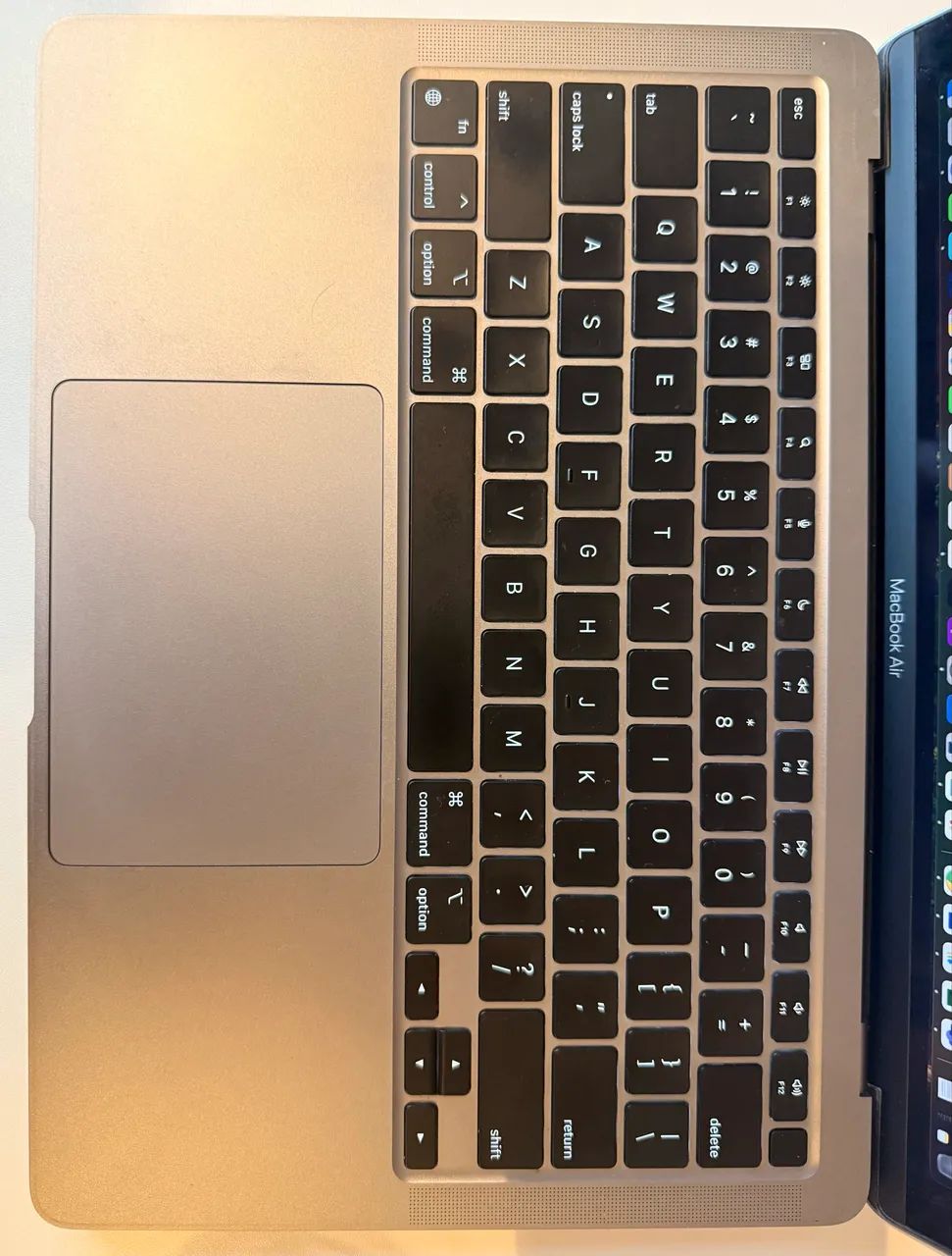 MacBook Air M1 16GB 256GB US配列 バッテリー92% MacBook Air M1 Silver 256GB 8 GB RAM Saúde de Bateria 92% R$ 3.750